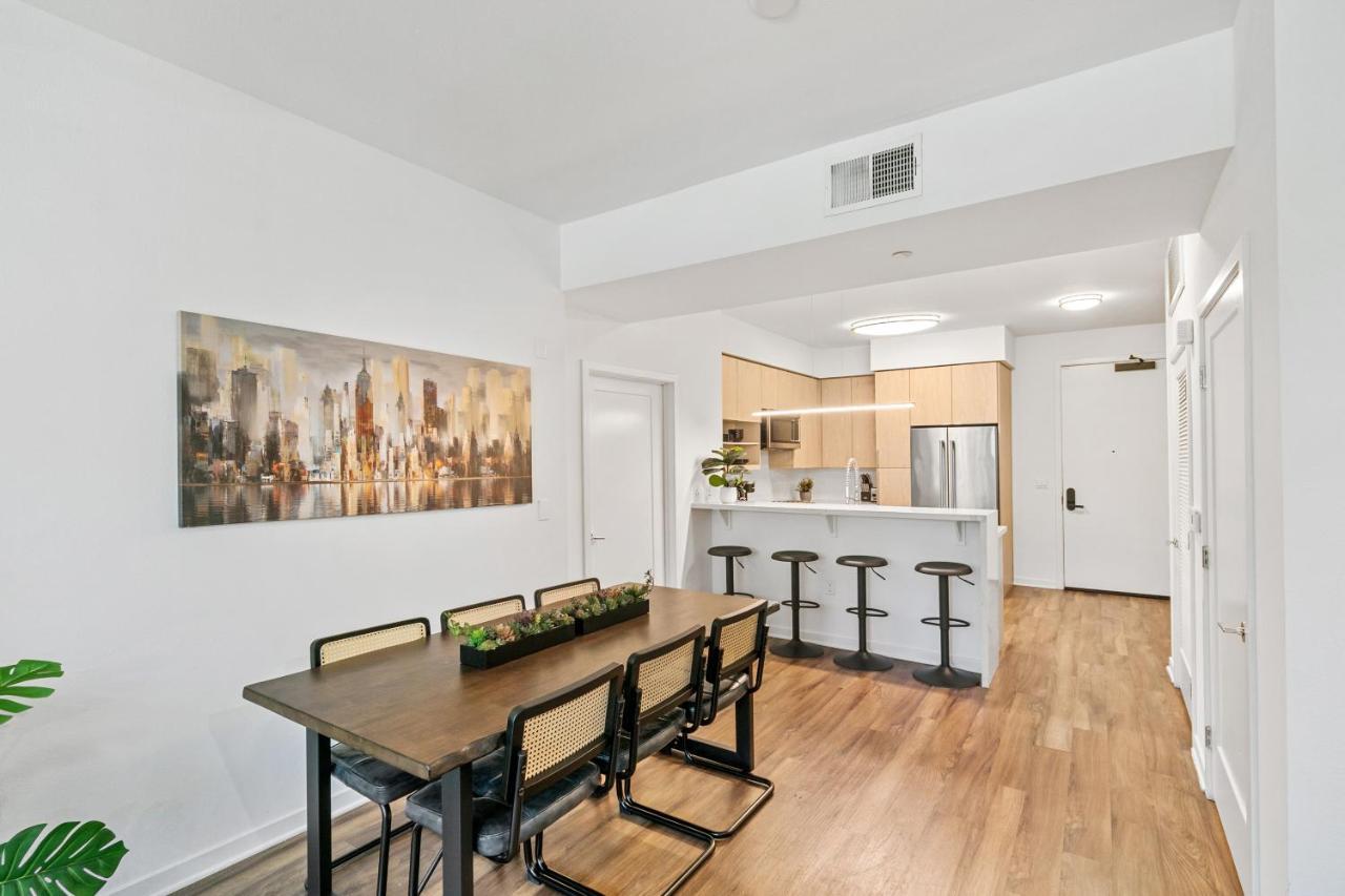 Beverly Grove Chic City Oasis 2 Bedroom Apt With Den 138 Los Angeles Kültér fotó