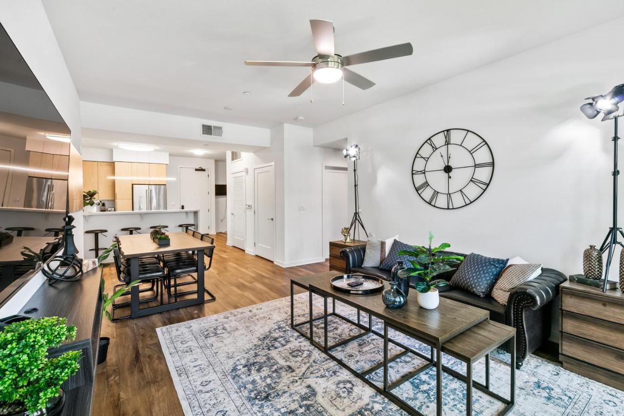 Beverly Grove Chic City Oasis 2 Bedroom Apt With Den 138 Los Angeles Kültér fotó