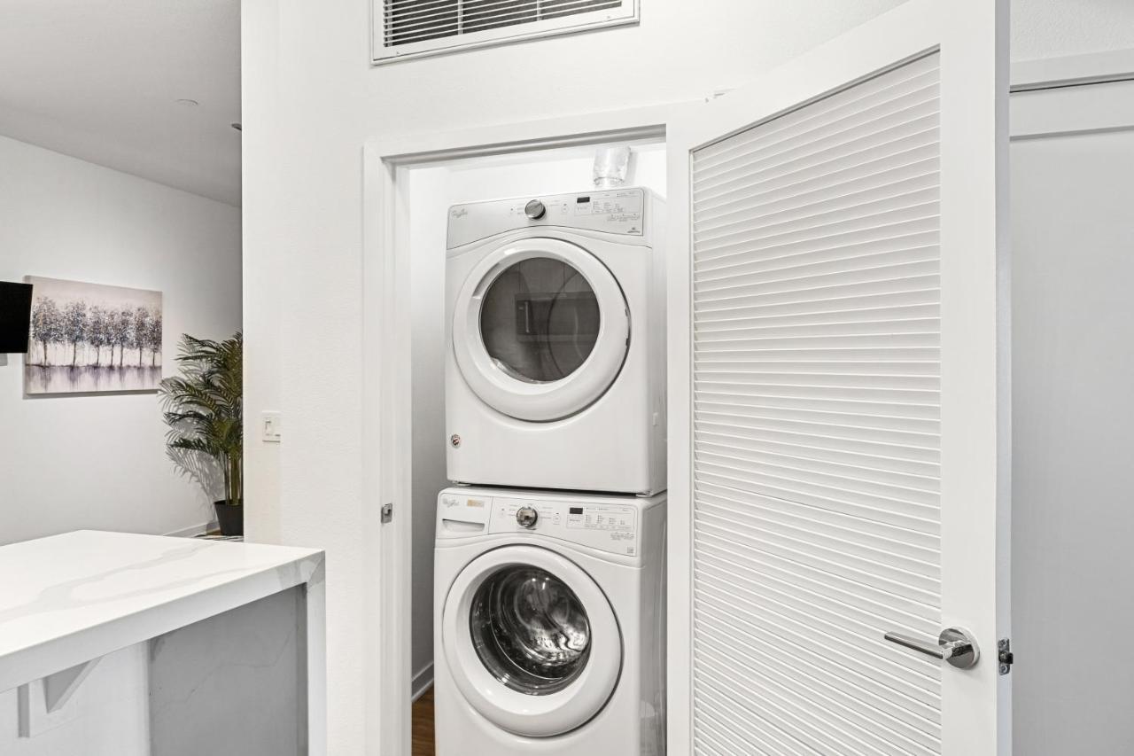Beverly Grove Chic City Oasis 2 Bedroom Apt With Den 138 Los Angeles Kültér fotó