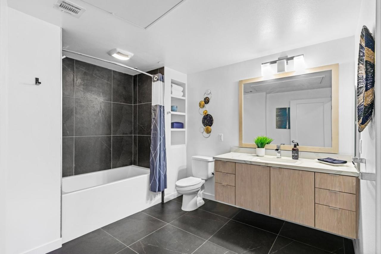 Beverly Grove Chic City Oasis 2 Bedroom Apt With Den 138 Los Angeles Kültér fotó