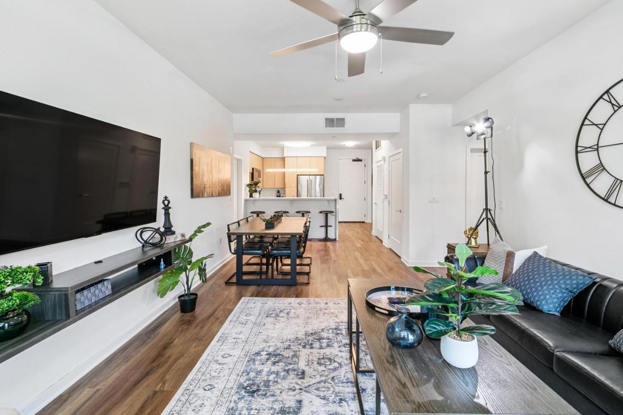 Beverly Grove Chic City Oasis 2 Bedroom Apt With Den 138 Los Angeles Kültér fotó