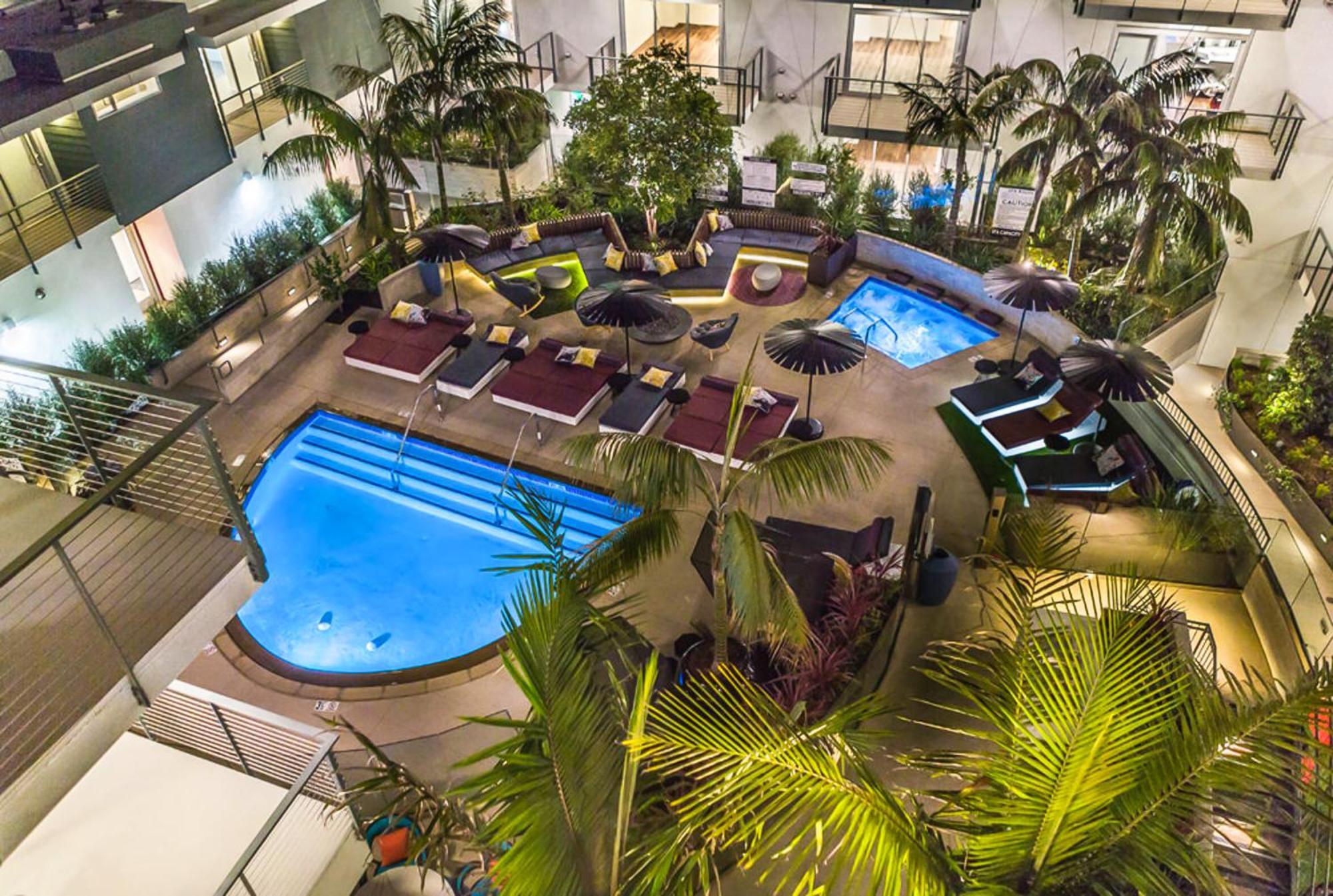 Beverly Grove Chic City Oasis 2 Bedroom Apt With Den 138 Los Angeles Kültér fotó